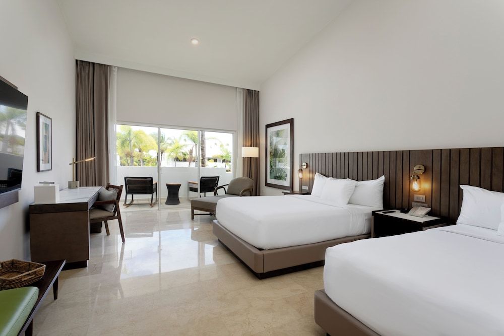 Room (2 QUEEN BEDS)