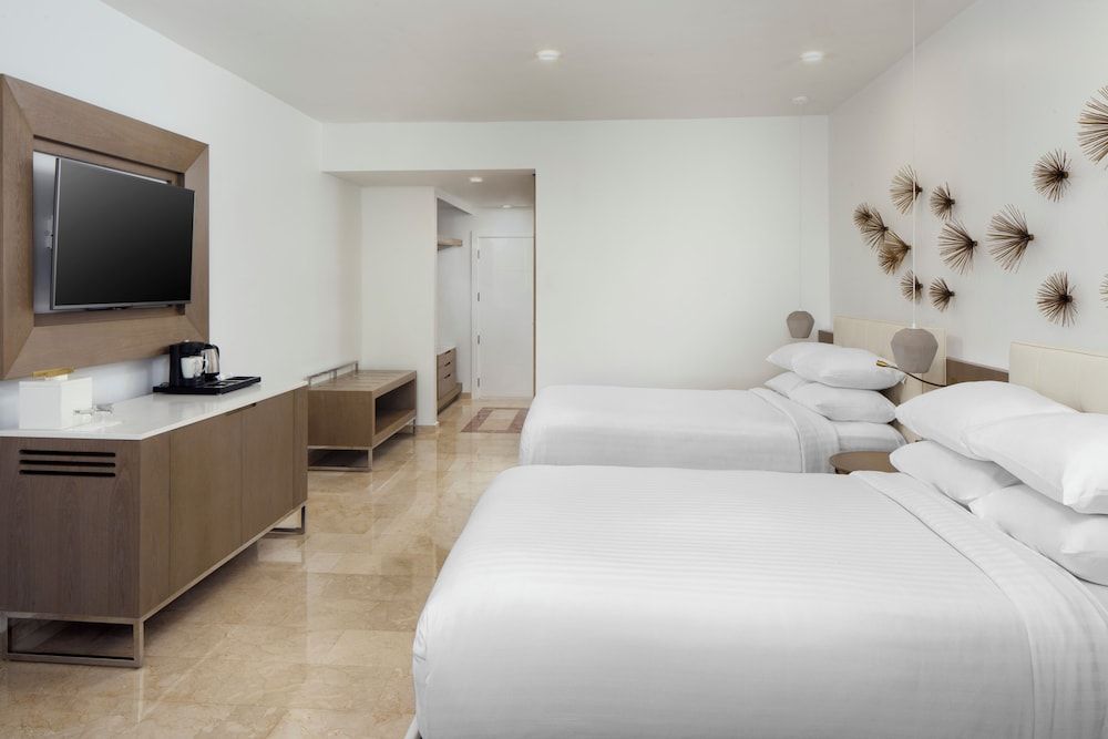 Deluxe Room, 2 Double Beds, Garden View