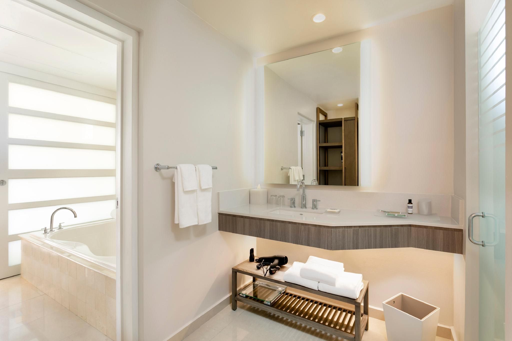 2 Queen Beds Deluxe Villa