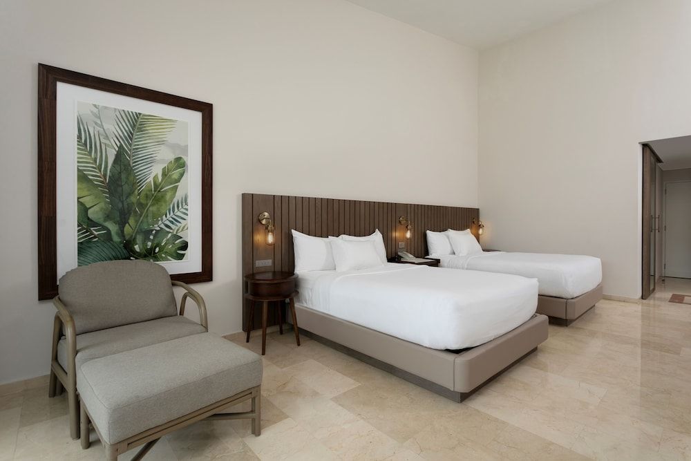 Room, 2 Queen Beds, Garden View