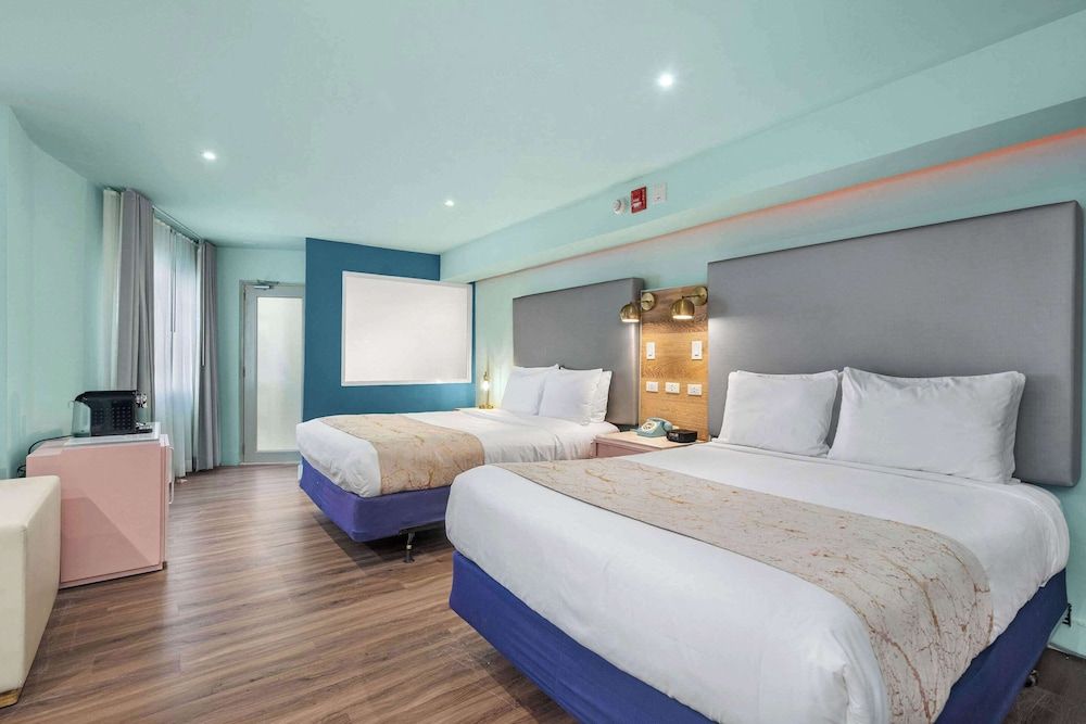 Suite, Multiple Beds, Non Smoking