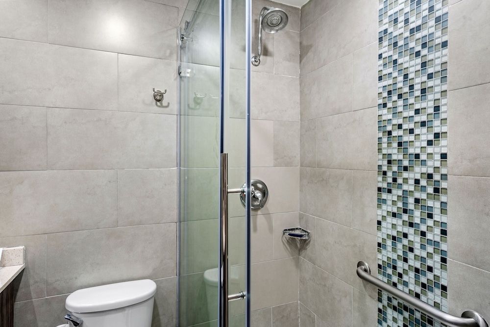 Standard Room, 1 King Bed, Accessible