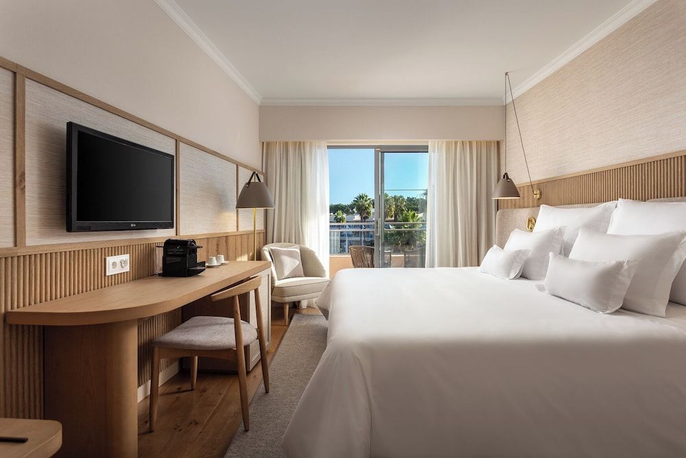 Grande Real Santa Eulalia Resort Classic Double or Twin Room, Resort View 3