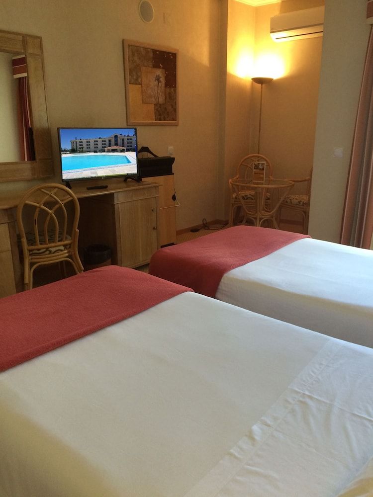 Hotel Riviera Standard Twin Room 9