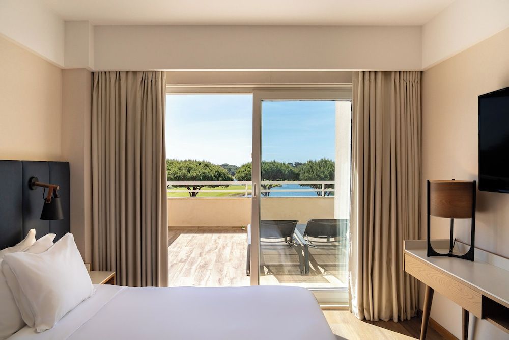 Suite, Balcony
