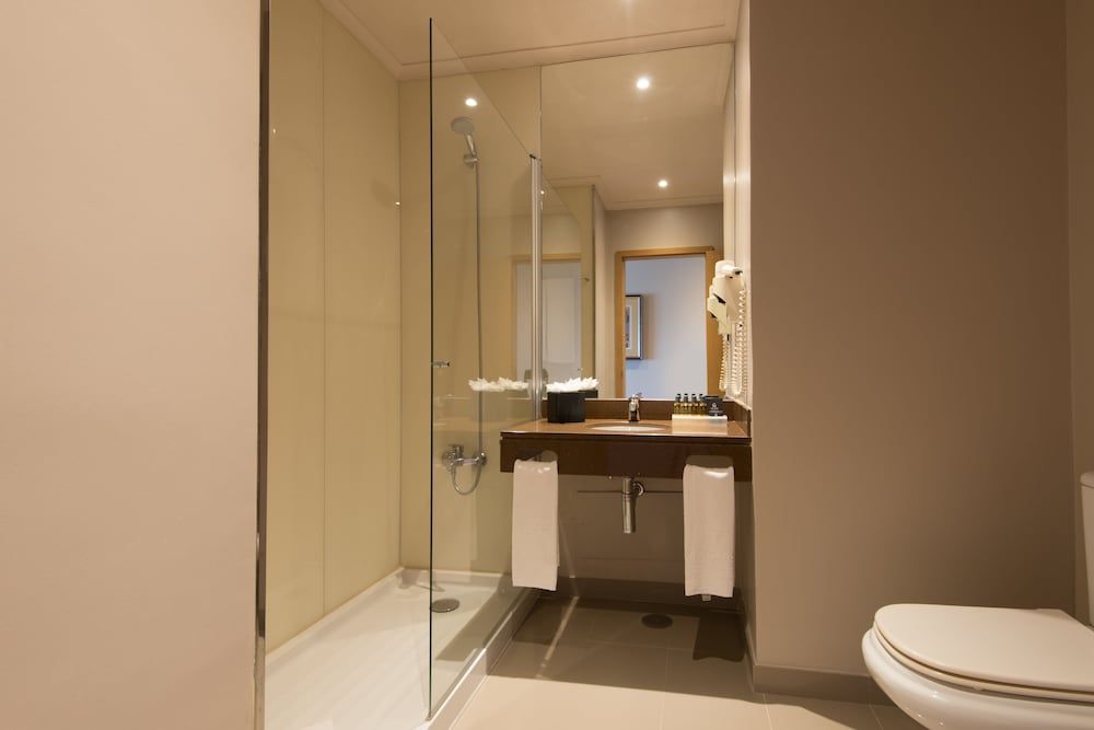 Vila Gale Estoril Hotel Double Room Single Use, Sea View 6