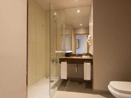 Vila Gale Estoril Hotel Twin Room (2 Adults + 1 Child) 7