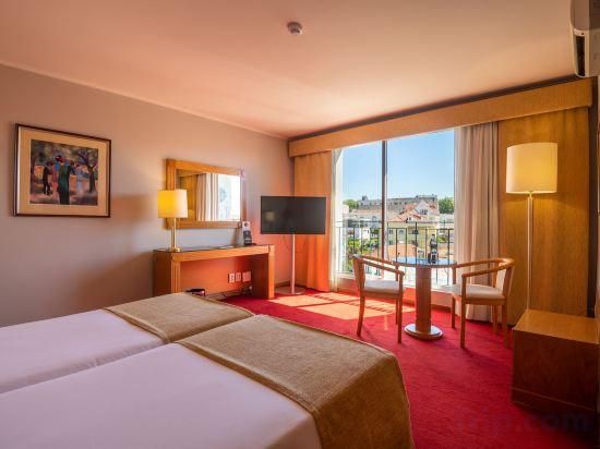 Vila Gale Estoril Hotel Twin Room (2 Adults + 1 Child) 2