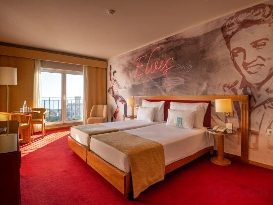 Twin Room with Sea View