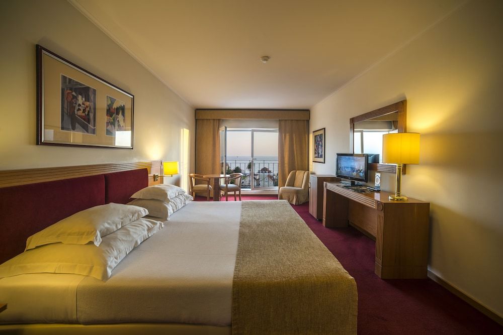 Vila Gale Estoril Hotel Double Room Single Use, Sea View 4
