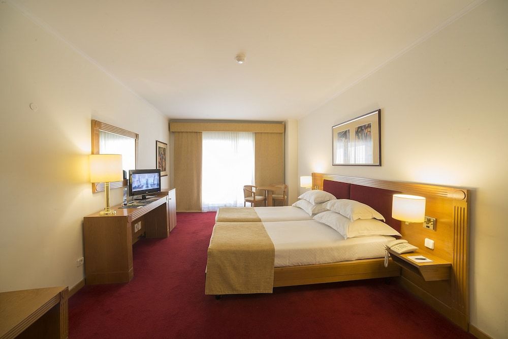 Vila Gale Estoril Hotel Twin Room (2 Adults + 1 Child) 4