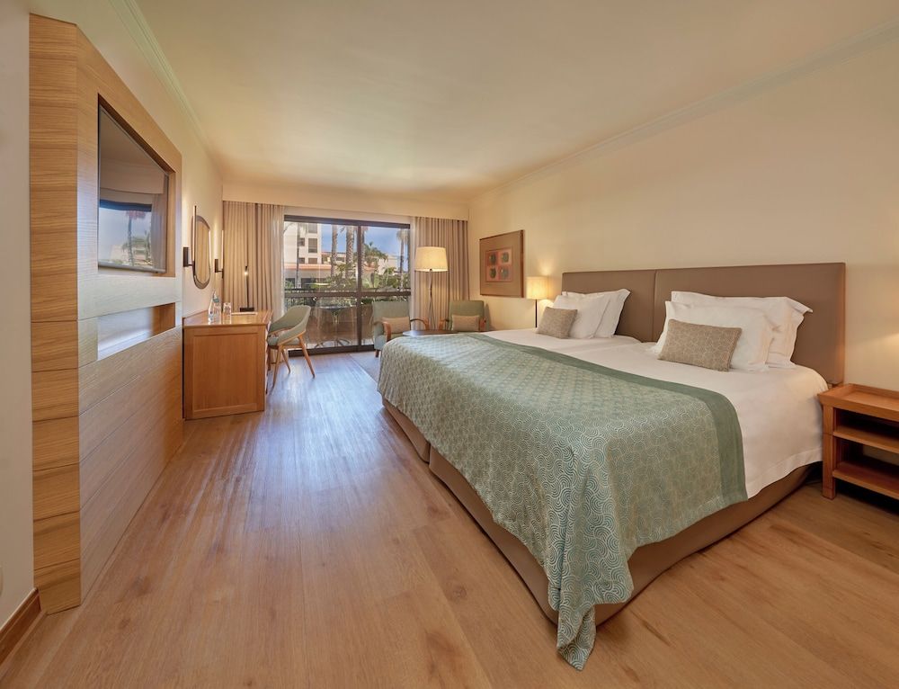 Twin Room (Land View, Single Use)
