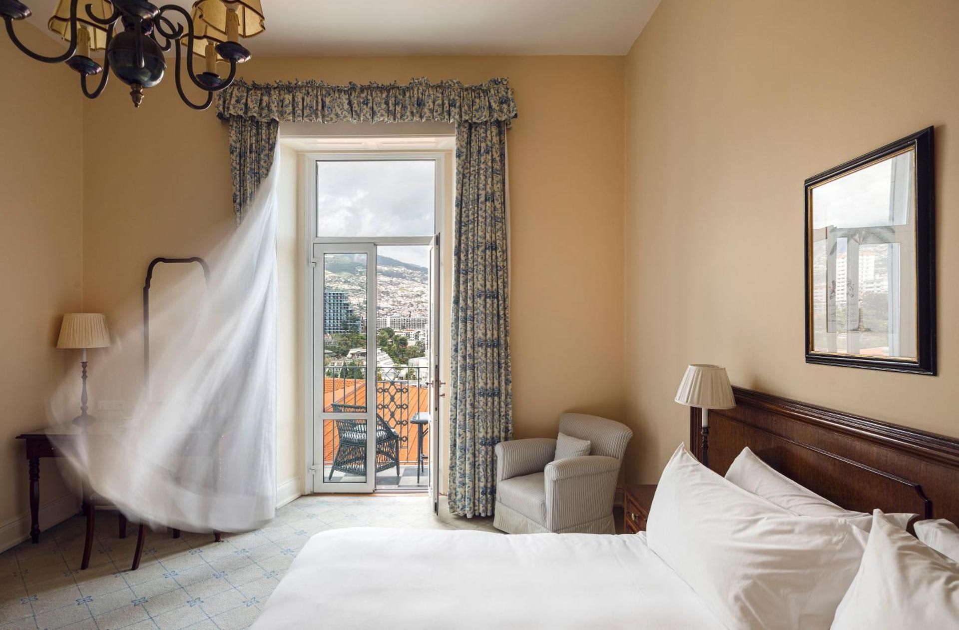 Deluxe Sea View Room
