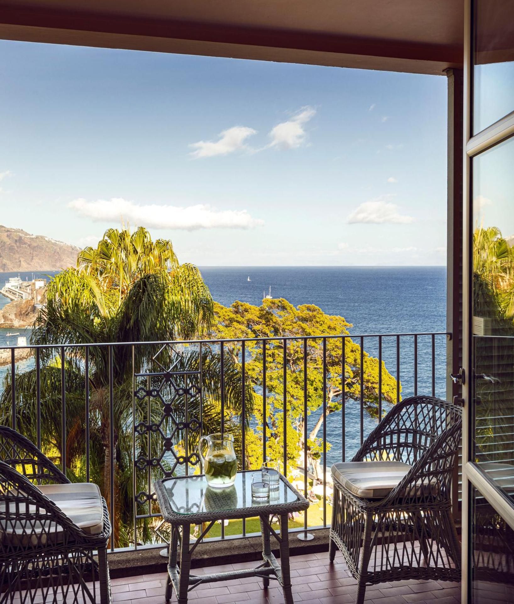Deluxe Sea View Room