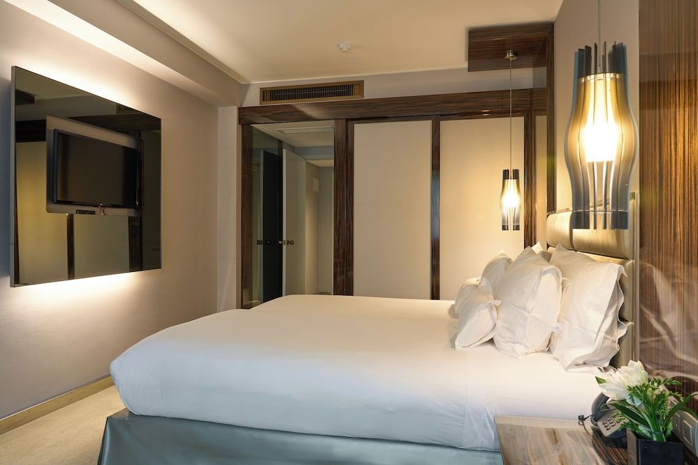 undefined Altis Grand Hotel 9