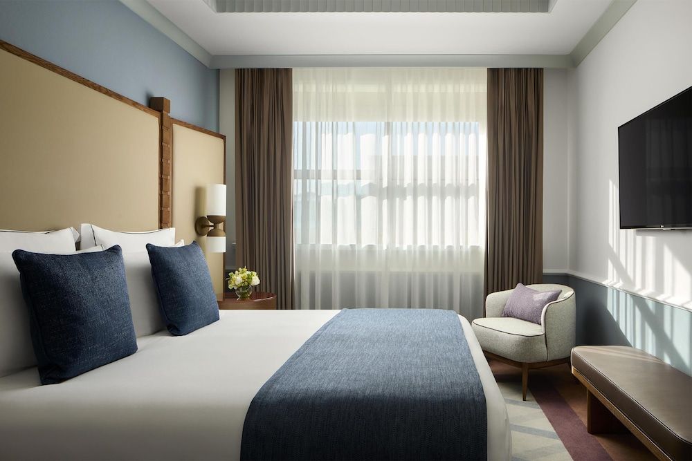 Executive Suite (Signature, Extra Bed, 2 Ad + 1 Child)