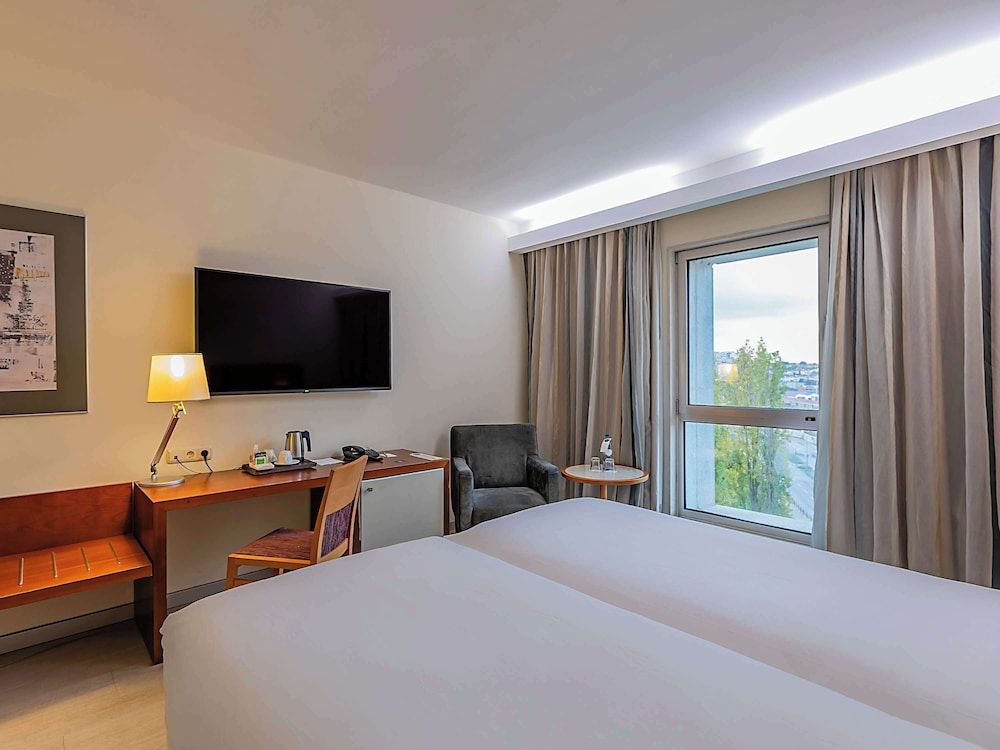 undefined Mercure Lisboa Hotel 2