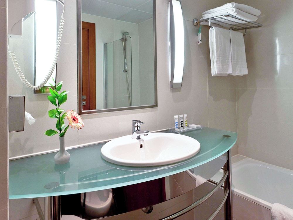 undefined Mercure Lisboa Hotel 10