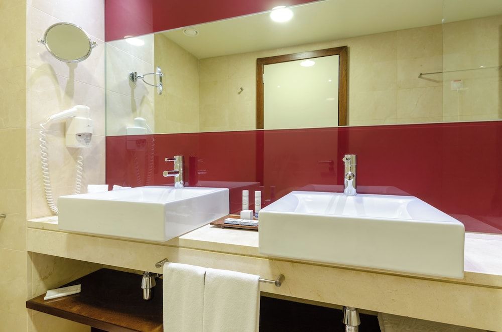 Olissippo Oriente Double or Twin Room (with Extra Bed) 8