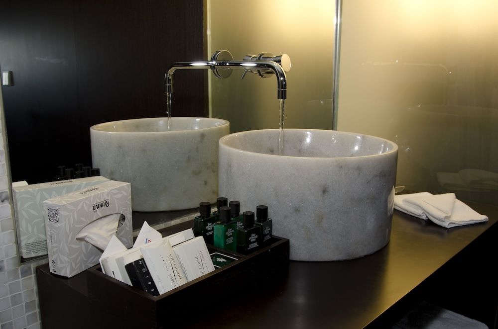 VIP Grand Lisboa Hotel & Spa Standard Double Room 5