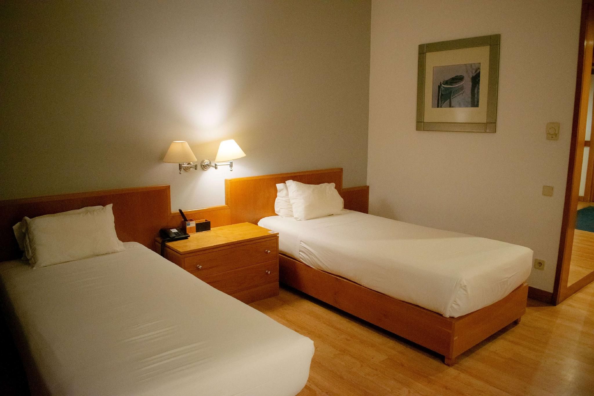 2 Twin Beds, Standard, Non-Smoking