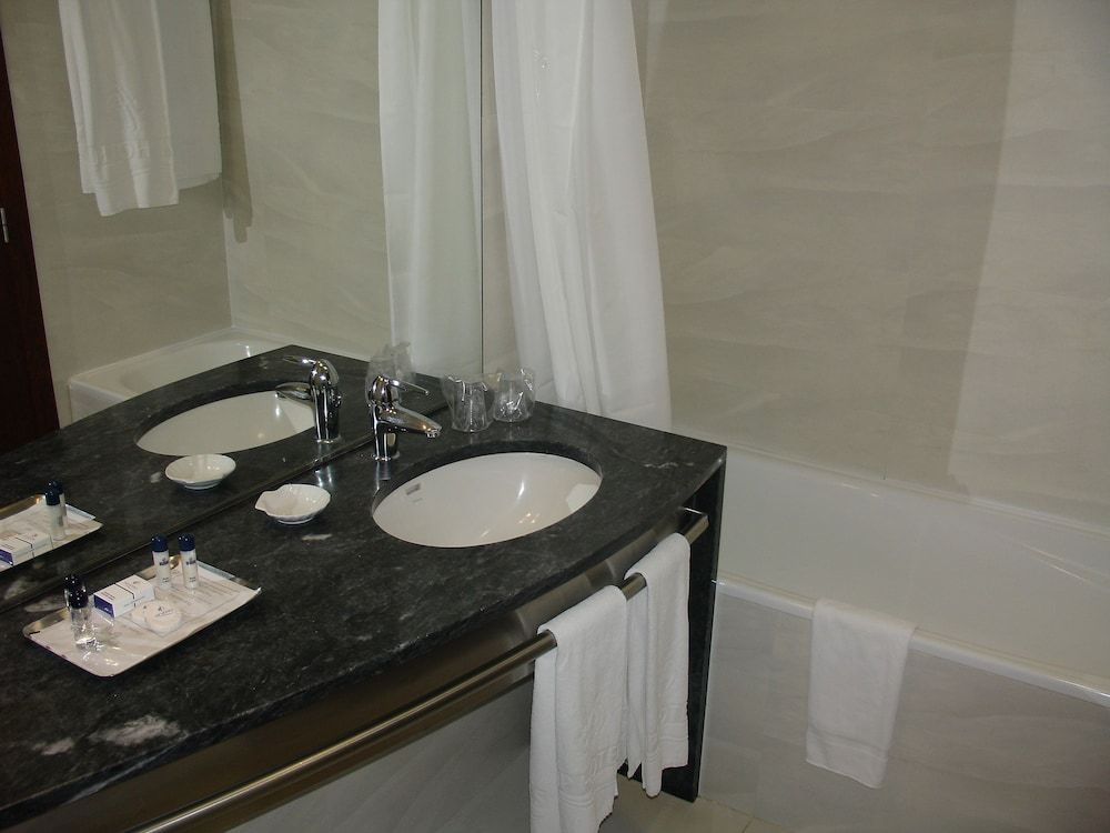 Hotel VIP Executive Azores Double or Twin Room (2 adults + 1 child) 6