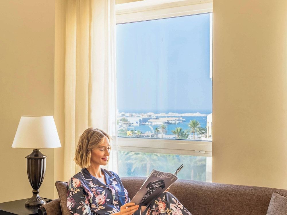 Mövenpick Hotel Doha Business Suite, 1 King Bed 10