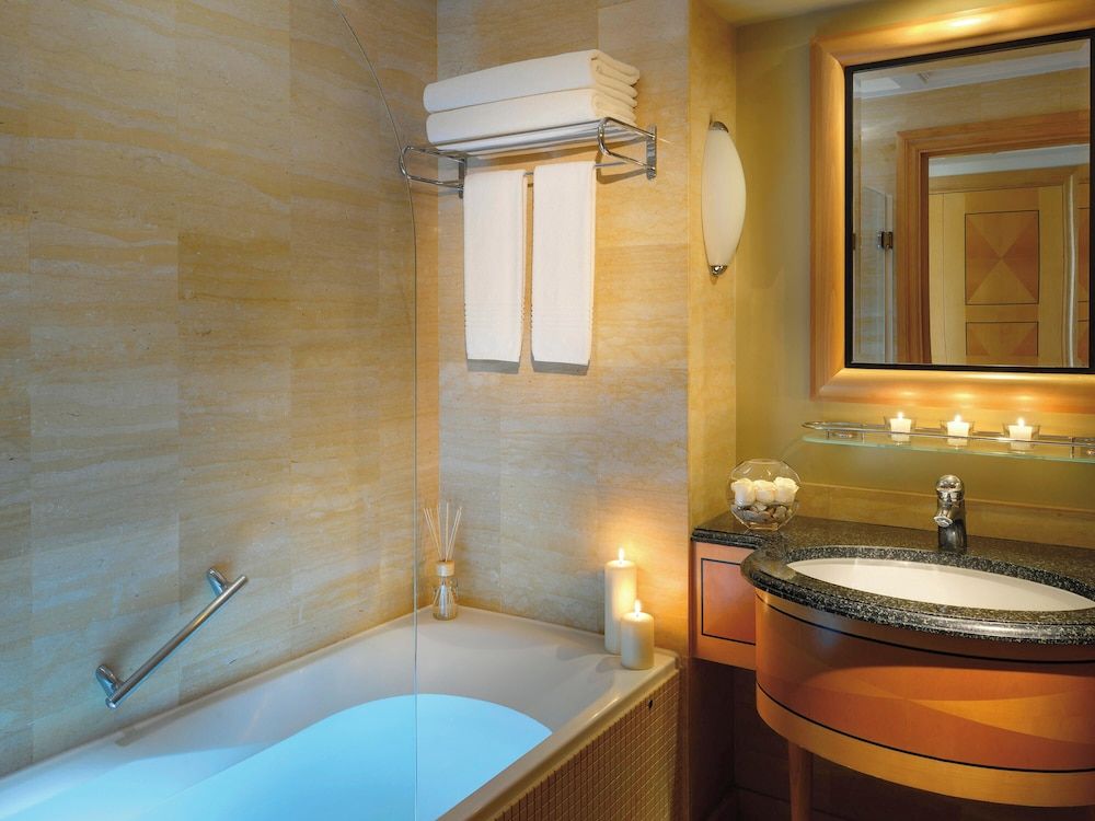 Mövenpick Hotel Doha Business Suite, 1 King Bed 6