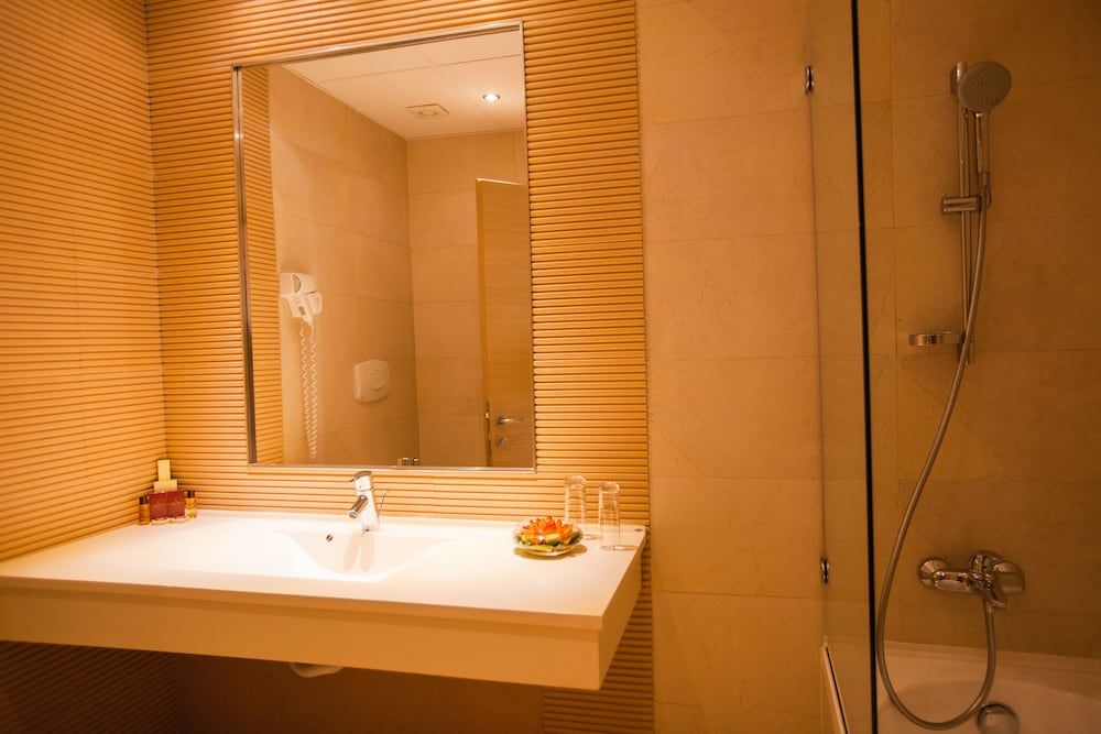 RIN Grand Superior Room, 1 King Bed 5