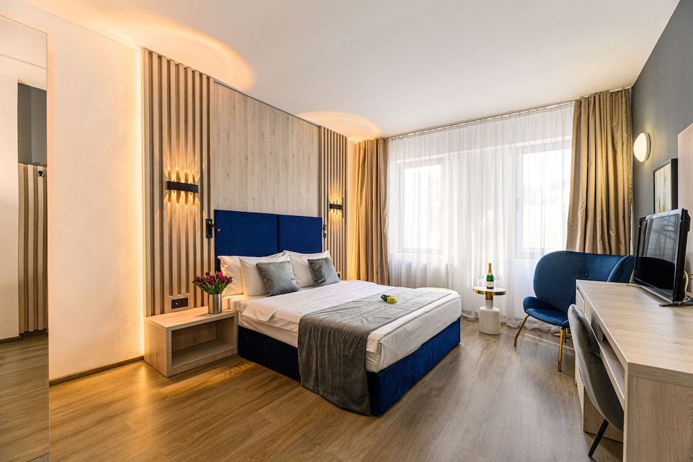 Unique Boutique Standard Double Room, 1 Queen Bed (10% off in nearby restaurant) 3