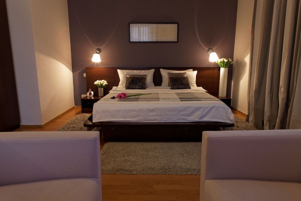 undefined Unique Boutique 8