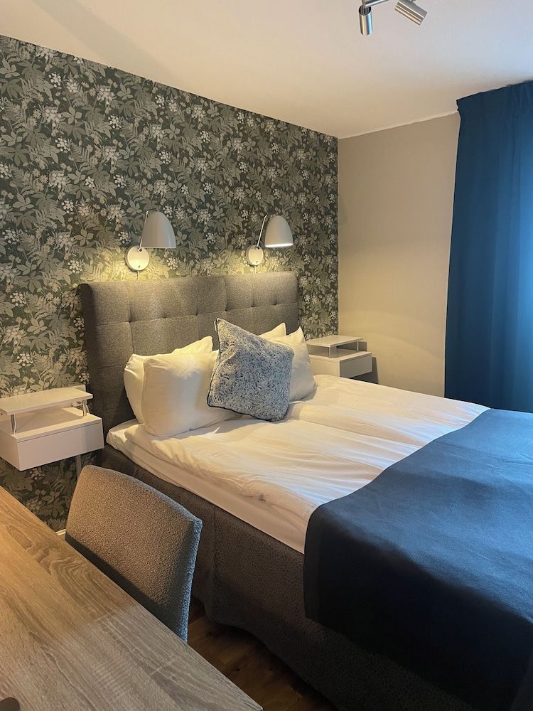 Home Hotel Plaza Double Room (Compact) 2