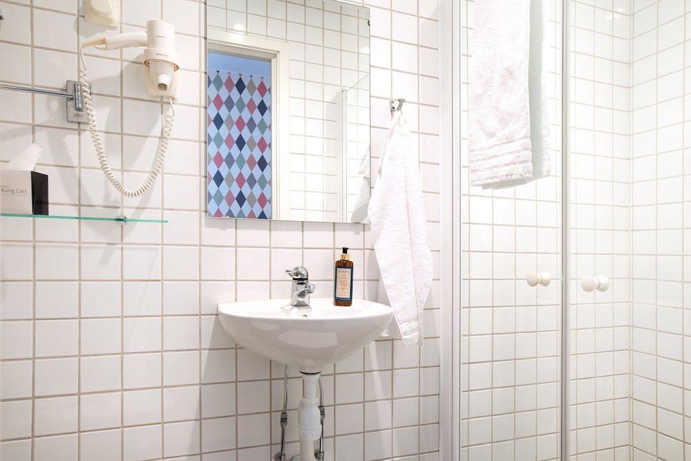 Hotel Kung Carl, WorldHotels Crafted Standard Room, 1 Double Bed, Non Smoking (140 cm bed) 5