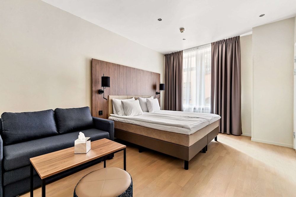 Family Room, 1 King Bed, Non Smoking (with Sofabed)