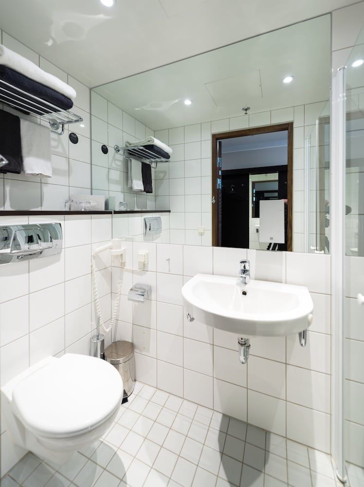 Clarion Hotel Stockholm Compact Double Room 4