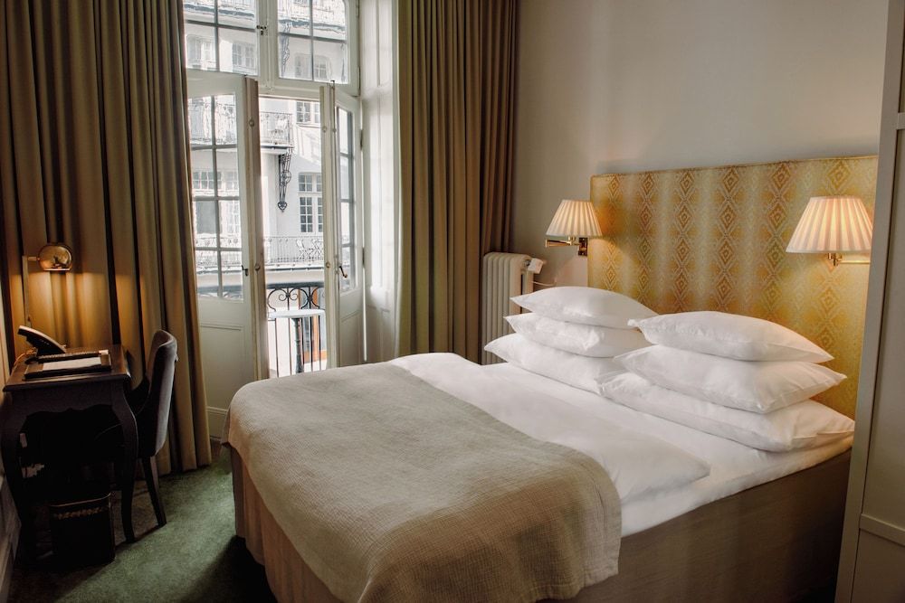 Superior Balcony Room