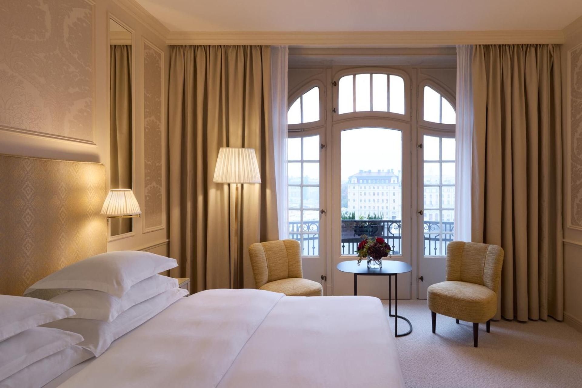 Deluxe Double or Twin Room