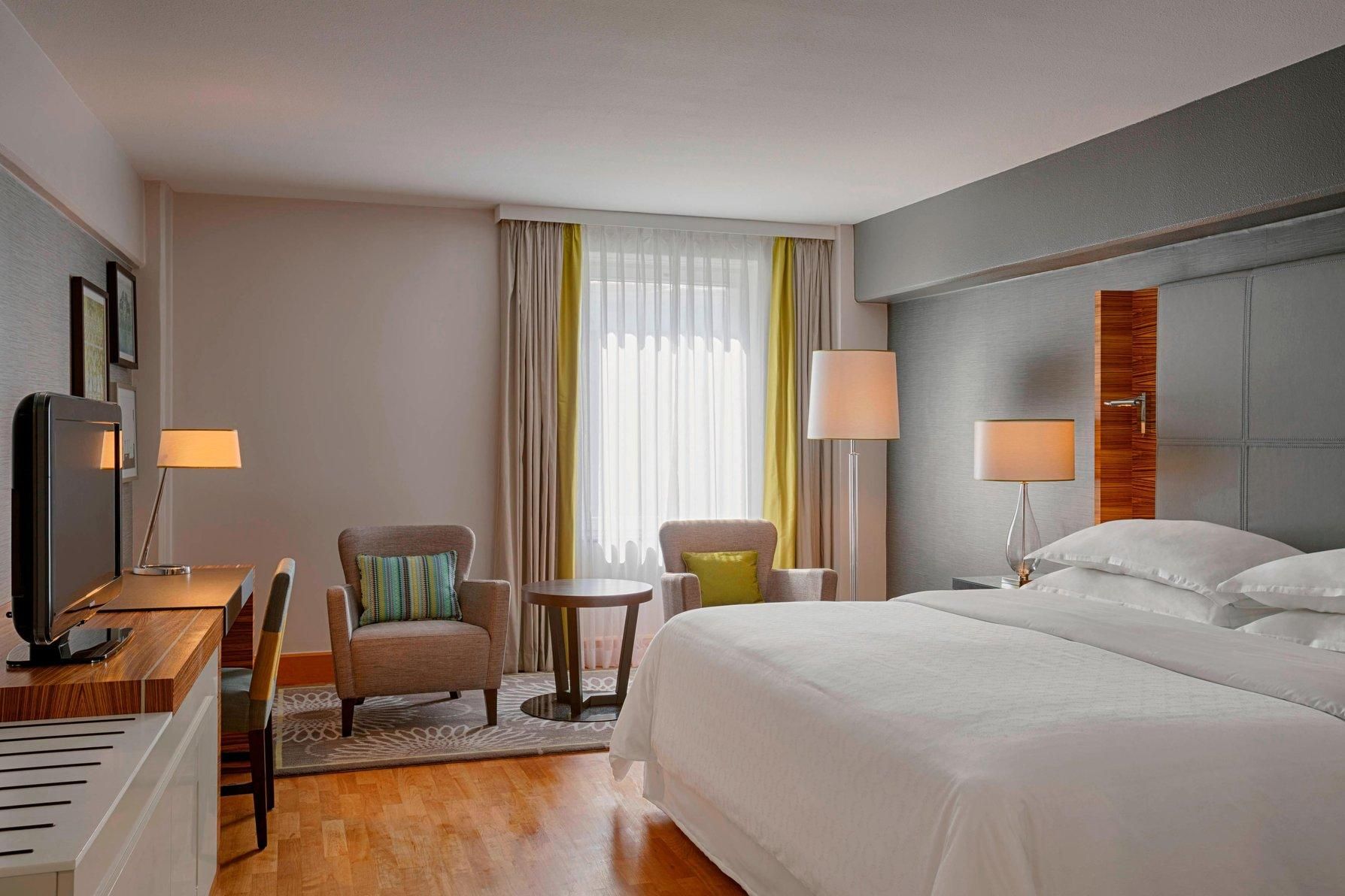 club king, club lounge access, guest room, 1 king, high floor