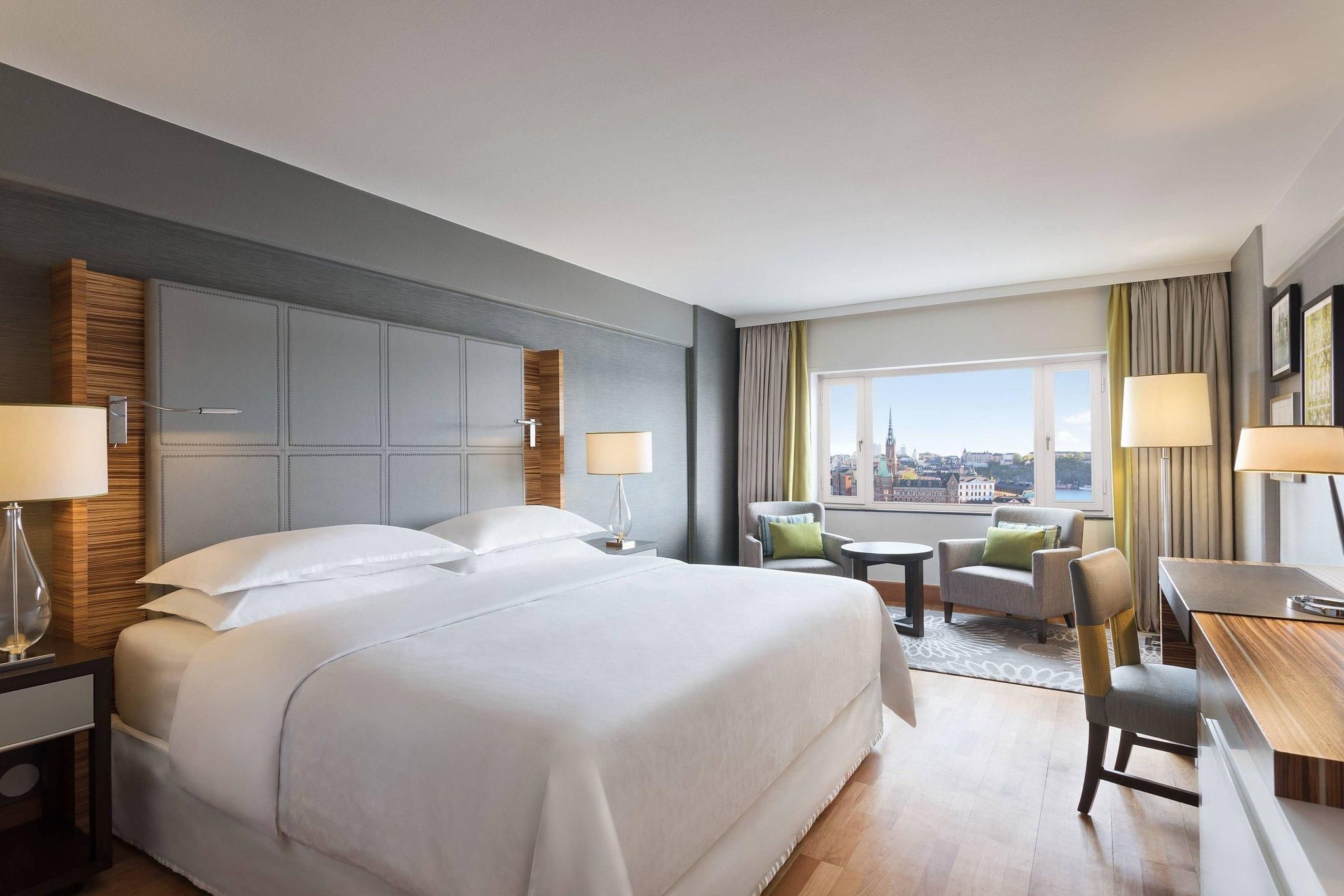 club room king view, club lounge access, guest room, 1 king, lake view