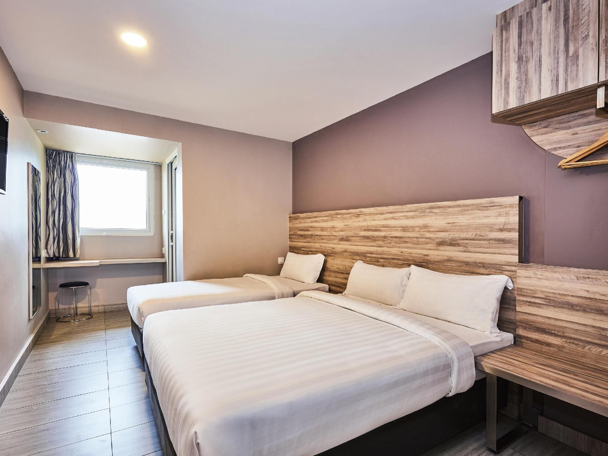 undefined ibis budget Singapore Crystal 10