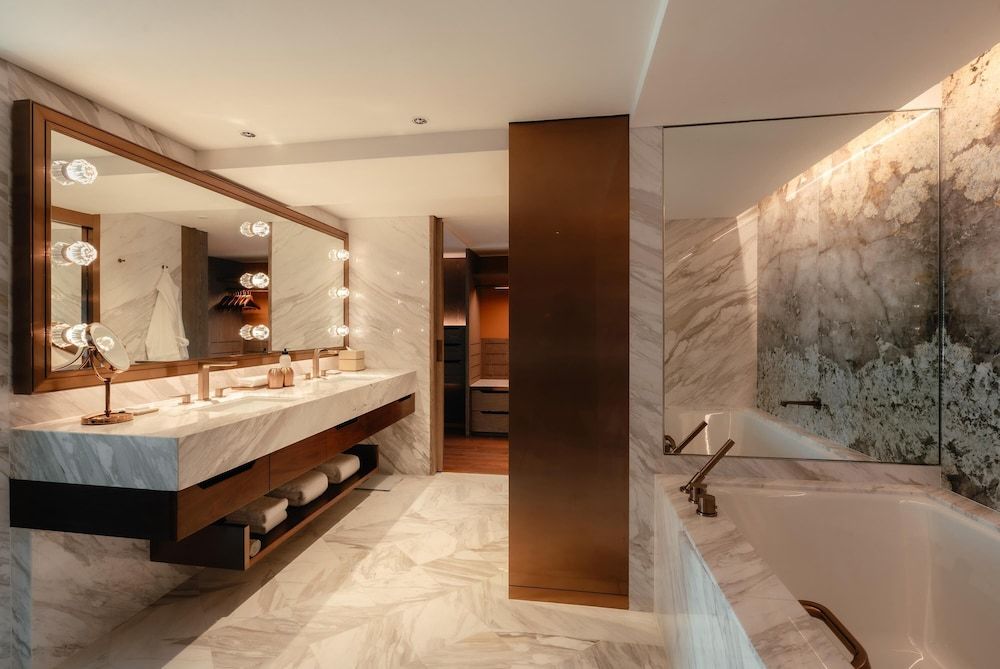 Grand Suite, 1 King Bed (Executive)