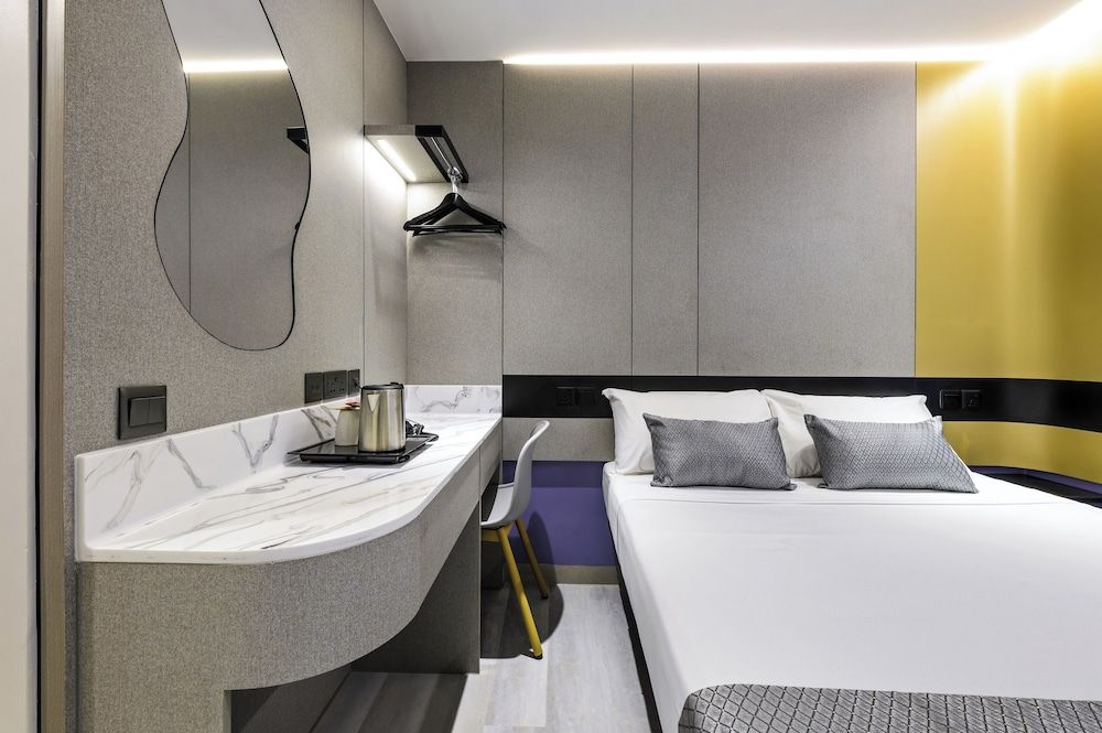 undefined Hotel 81 Palace 8