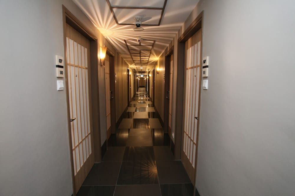 undefined Hotel 81 Premier Star 9