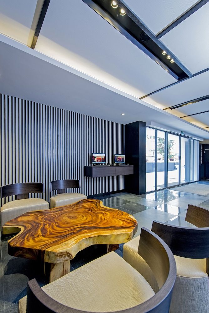 undefined Hotel 81 Premier Star 4