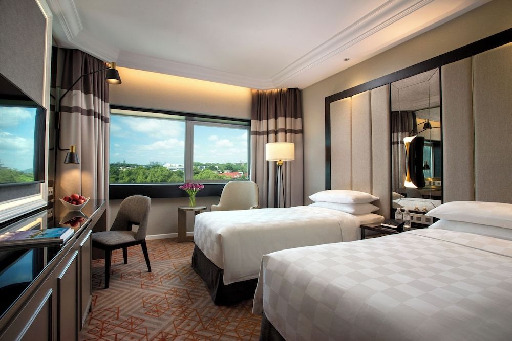 Grand Deluxe Twin Room