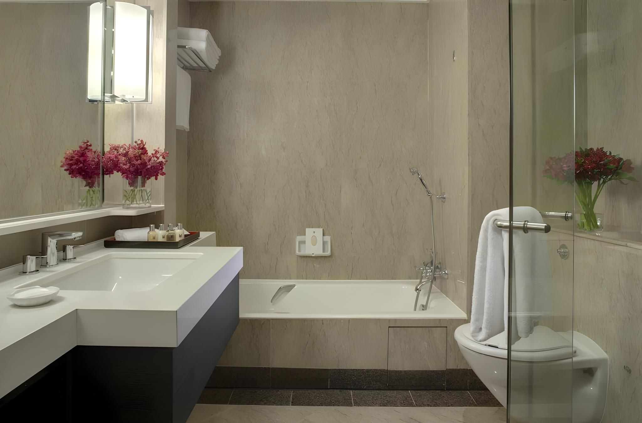 undefined Orchard Hotel Singapore 7