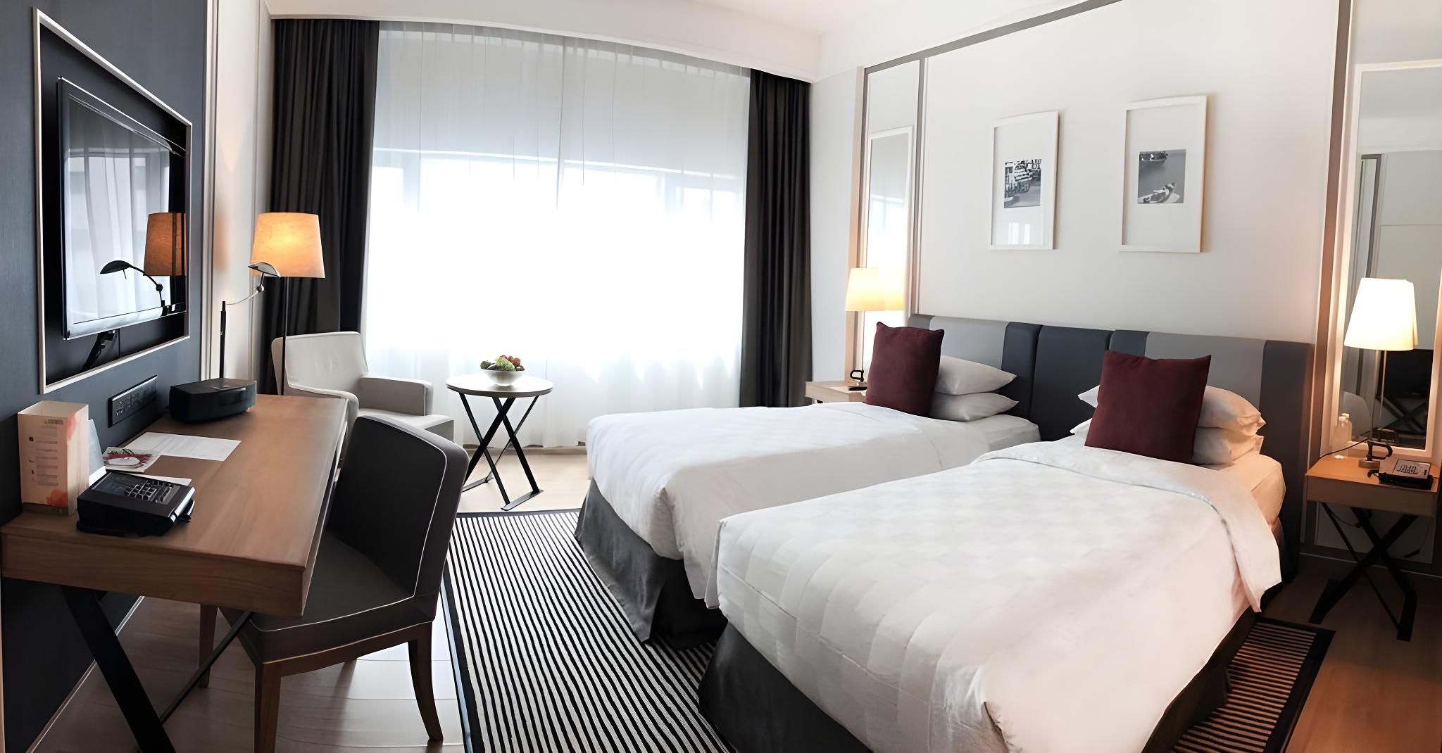 undefined Orchard Hotel Singapore 5