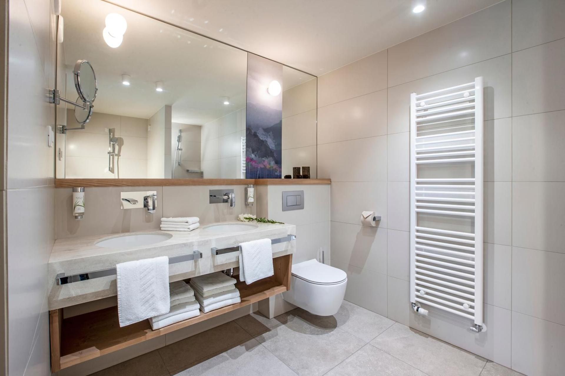 Suite with Lake View