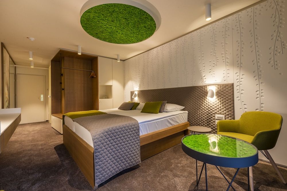 Double Room, Balcony, Park View