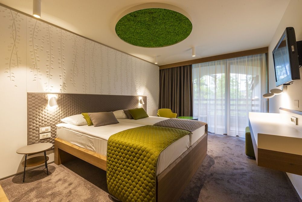 Hotel Park - Sava Hotels & Resorts Double Room, Balcony, Park View 6